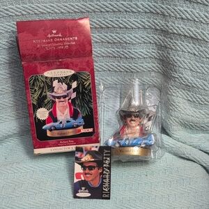 Hallmark Keepsake Ornament Nascar Collectors Series Richard Petty
